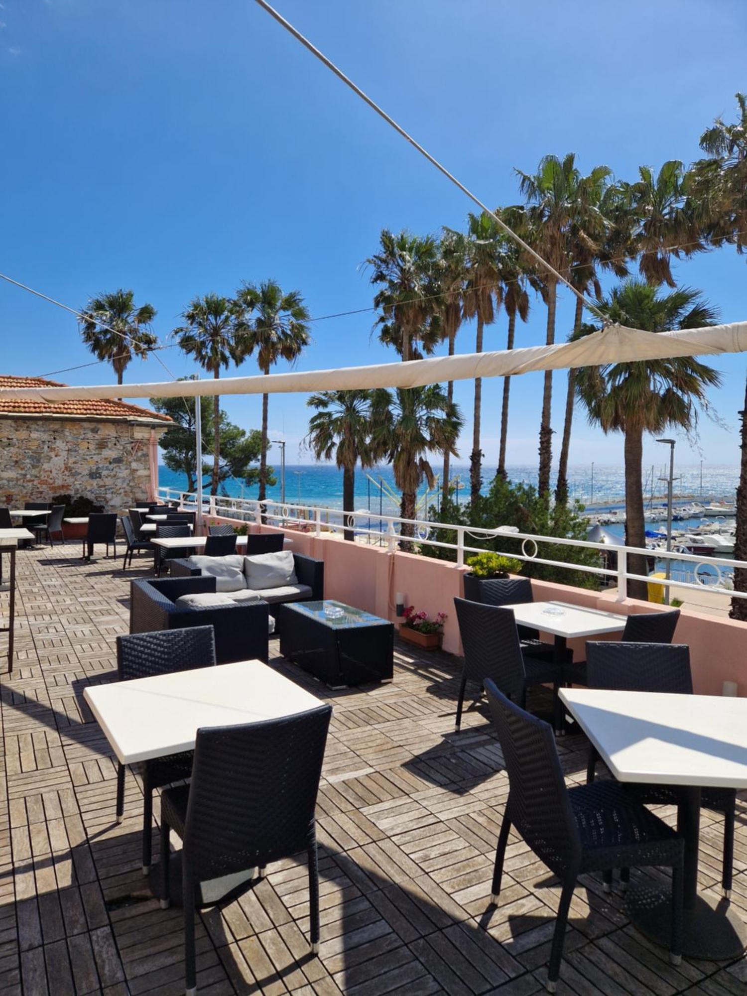 Vela Bianca H & R Hotel Diano Marina Exterior foto