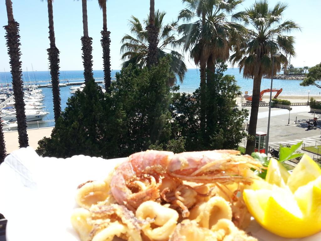 Vela Bianca H & R Hotel Diano Marina Exterior foto