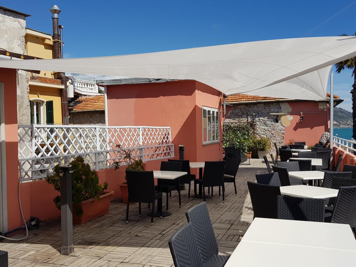 Vela Bianca H & R Hotel Diano Marina Exterior foto
